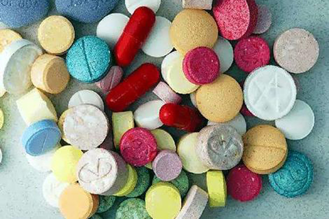 Ινδός εστιάτορας «σέρβιρε» ναρκωτικά χάπια στα Οινόφυτα