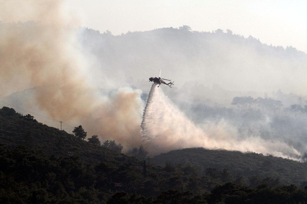 Συνελήφθησαν τρεις για τη φωτιά στη Σάμο