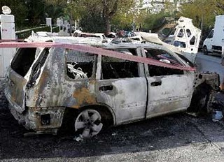 Μπαράζ εμπρηστικών επιθέσεων σε 18 αυτοκίνητα σε Μαρούσι, Αθήνα και Αγ. Παρασκευή