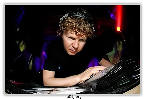 Ο διάσημος dj John Digweed στο Shimba’s beach bar