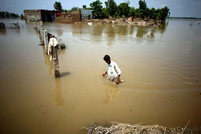 Μολυσμένο νερό «απειλεί» 3,5 εκατ. παιδιά στο Πακιστάν