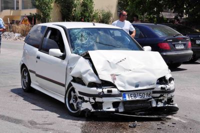 Παρέσυρε με το αυτοκίνητο 48χρονη και την εγκατέλειψε