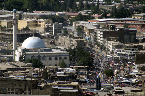 Αφγανοί διαδηλωτές απέκλεισαν κεντρικό δρόμο της Καμπούλ
