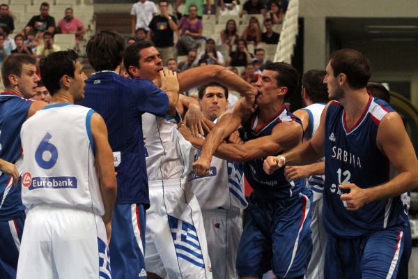 Παίρνει κεφάλια η FIBA