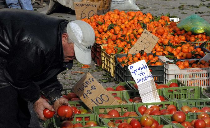 Ο αργός θάνατος των νοικοκυριών