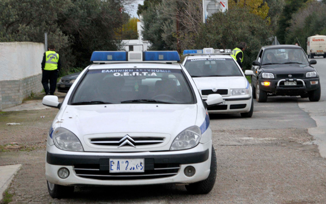 Ληστές με γυαλιά και κουκούλες στο Βέλο