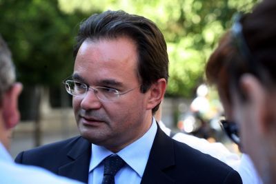 «Σκούπα» για 350 επαγγέλματα