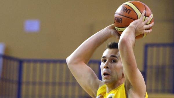 Μπασκετμπολίστας δέχτηκε επίθεση έξω από το σπίτι του