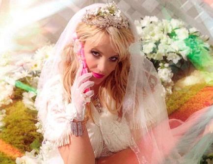 Τρίτη πρόβα νυφικού για τη Britney Spears