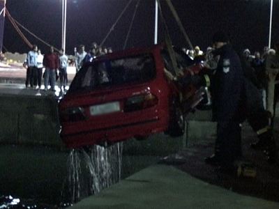 Αυτοκίνητο βούτηξε στο λιμάνι