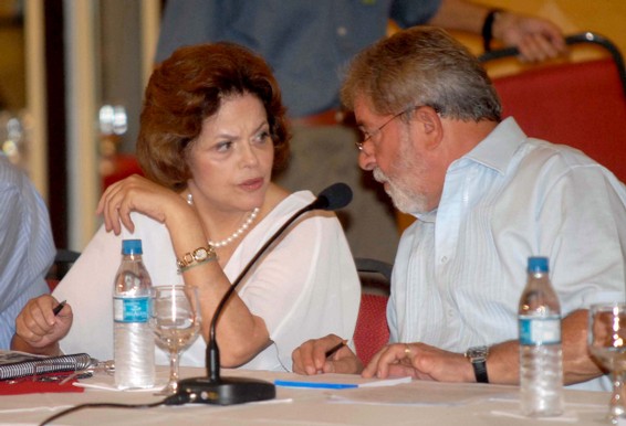 Σταθερό προβάδισμα για τη Ντίλμα Ρούσεφ στις προεδρικές εκλογές της Βραζιλίας