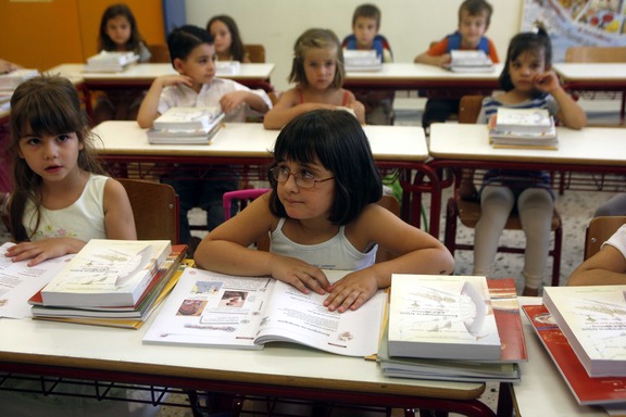 Σχολικό καλωσόρισμα&#8230; ακατάλληλο για ανηλίκους