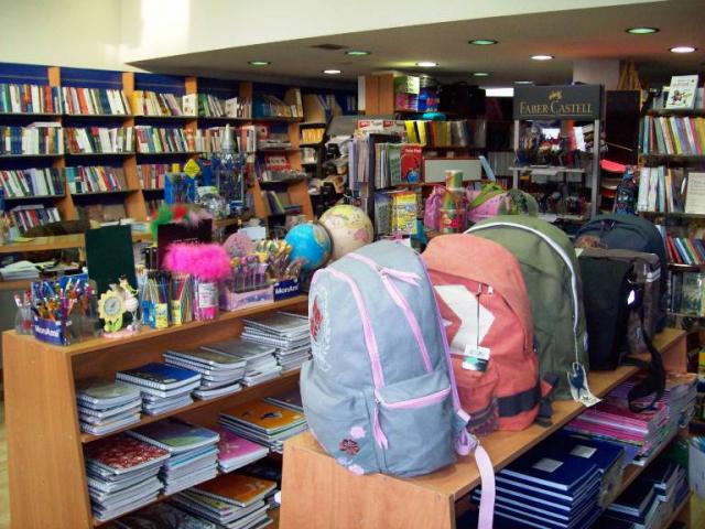 Ένας… κατώτατος μισθός για σχολικά είδη