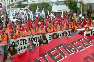 Αποχωρούν σταδιακά οι διαδηλωτές