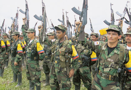 Έβαλαν στο στόχαστρο τους αντάρτες της FARC