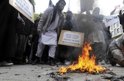 Κληρικοί ζητούν το θάνατο όσων καίνε το Κοράνι