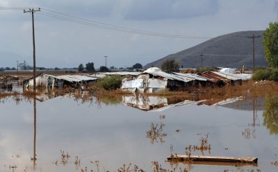 Πλημμύρες από την έντονη βροχόπτωση στα Τρίκαλα