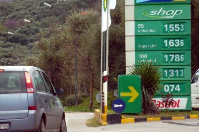 Οι βενζινοπώλες ζητούν μείωση των συντελεστών για την περαίωση