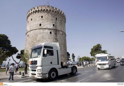 Παραμένουν στους δρόμους τα φορτηγά