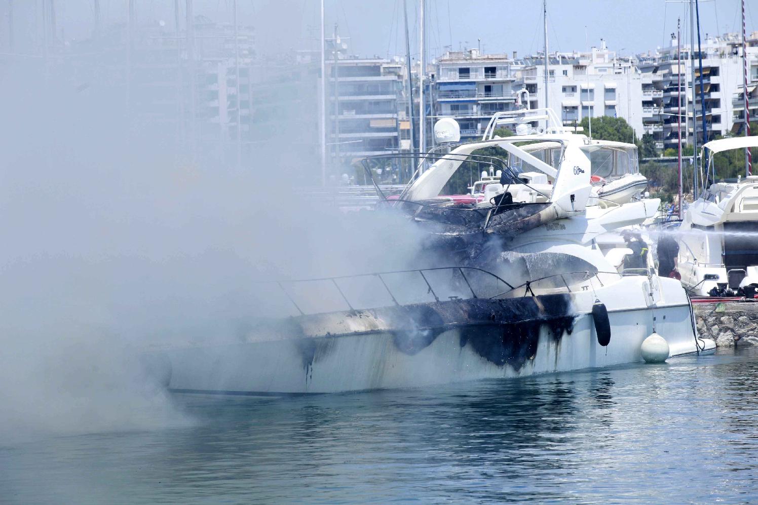 Λαμπάδιασαν εννέα σκάφη αναψυχής