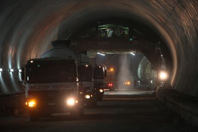 Νωρίτερα η παράδοση των σηράγγων στα Τέμπη