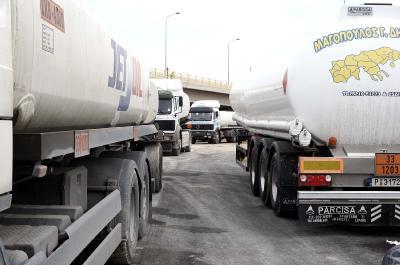 Ακινητοποιημένα τα φορτηγά και στη Θεσσαλονίκη
