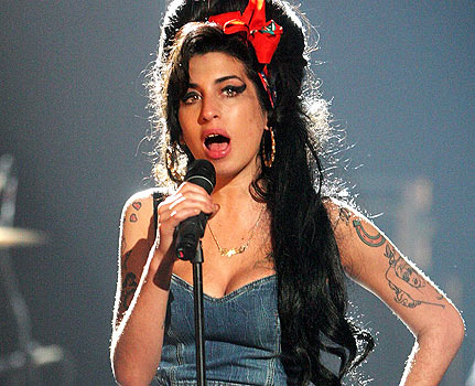 Η Amy Winehouse τραγουδά για τον Quincy Jones