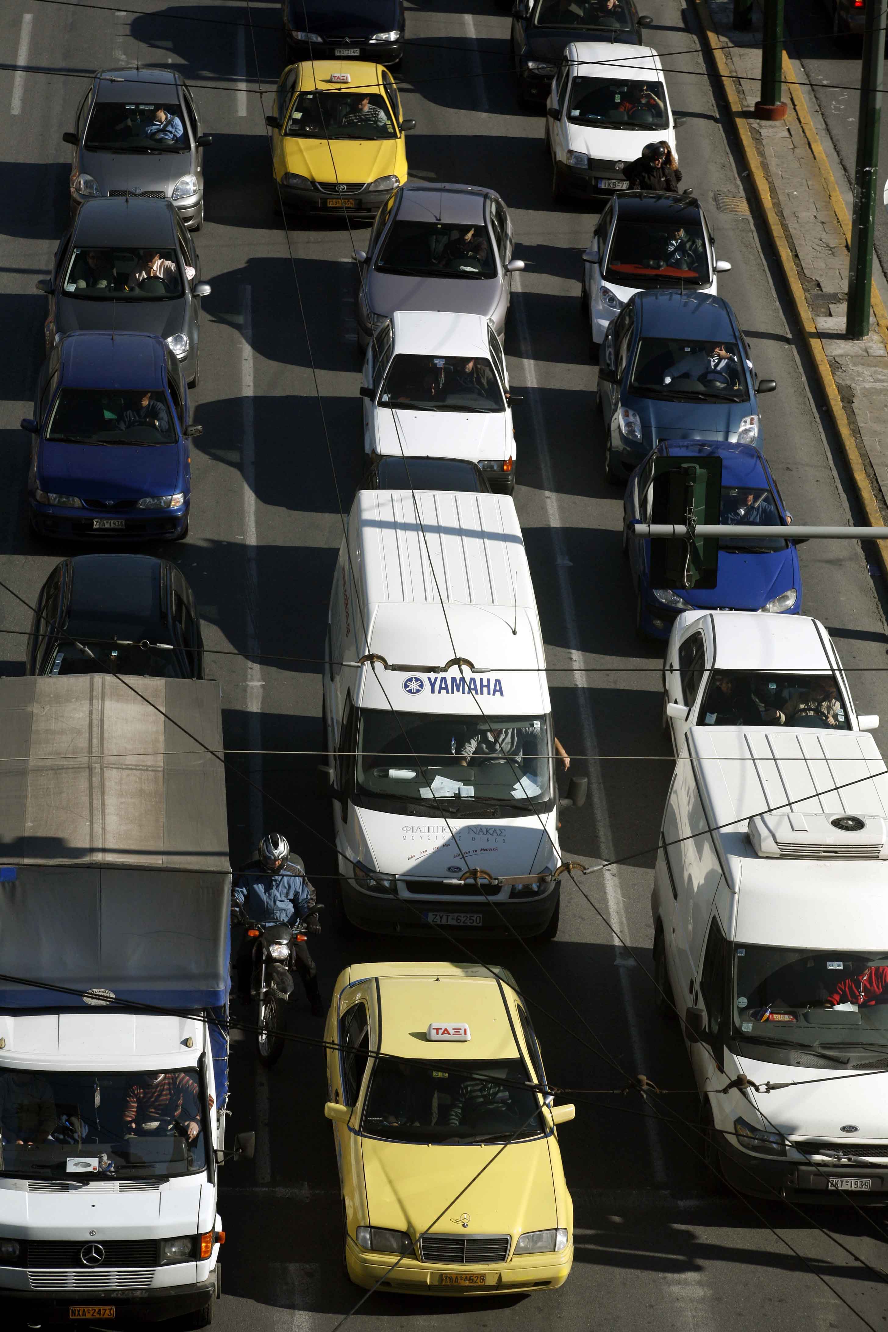 Κυκλοφοριακά προβλήματα στην Αθηνών-Λαμίας