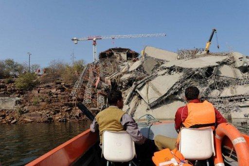 Τραυματίες από κατάρρευση πεζογέφυρας στην Ινδία