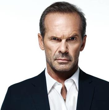 Εκρηκτικές προσωπικότητες «ανακρίνει» ο Κωστόπουλος