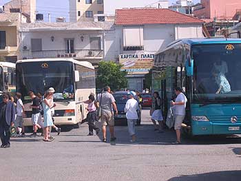 Μπήκε σε λεωφορείο των ΚΤΕΛ για να κλέψει