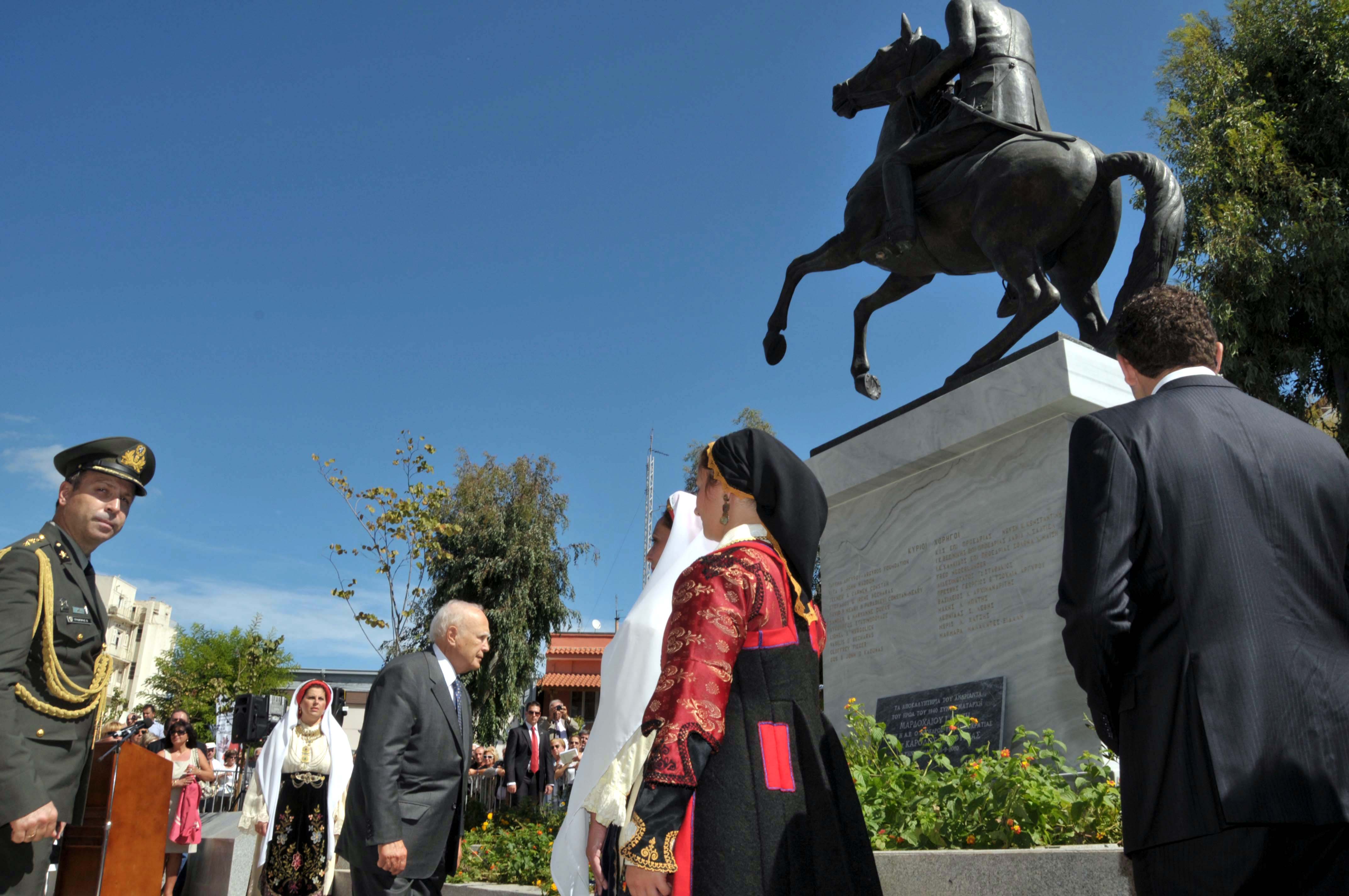 Ο Κάρολος Παπούλιας στη Χαλκίδα