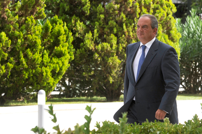 Πριν από δέκα λεπτά δόθηκε η επιστολή Καραμανλή