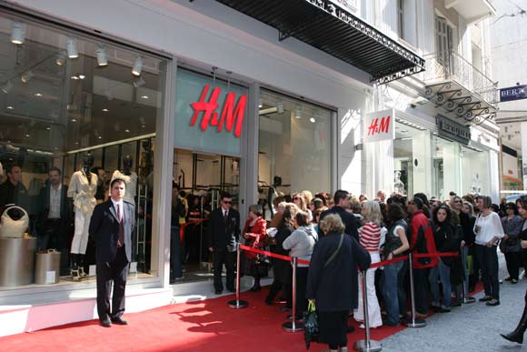 Η κρίση «προσγείωσε» τα H&#038;M