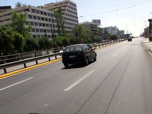 Με προβλήματα η κυκλοφορία σε Πειραιώς – Χαμοστέρνας