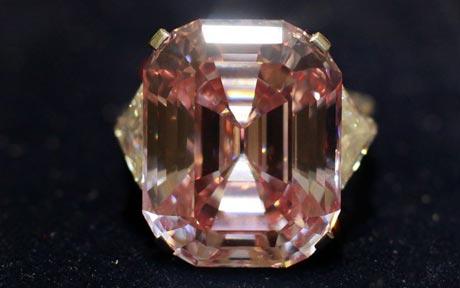 Σε δημοπρασία ροζ διαμάντι… 24,8 καρατίων