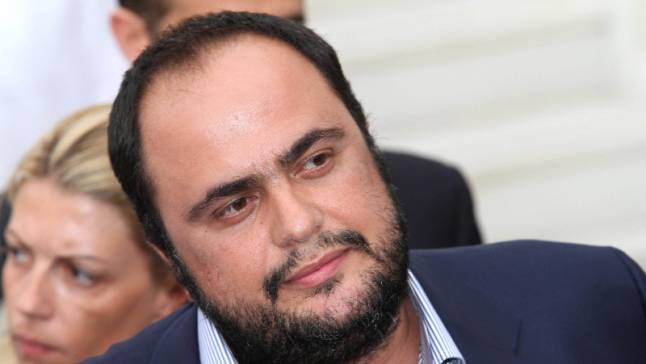 Ζητά ισονομία και κόσμο