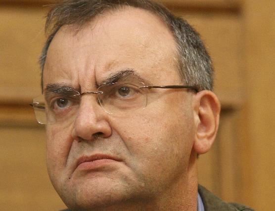 «Μετατρέπει το ΙΚΑ-ΕΤΑΜ σε… βρικόλακα»