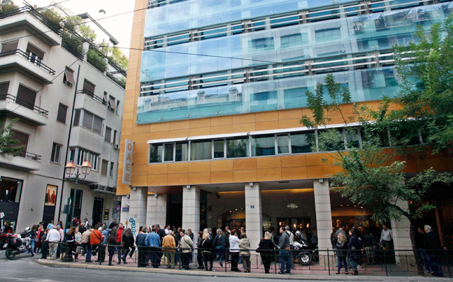 Ουρές για τη ρύθμιση οφειλών στον ΟΑΕΕ