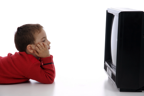 Η τηλεόραση εχθρός της παιδικής συμπεριφοράς