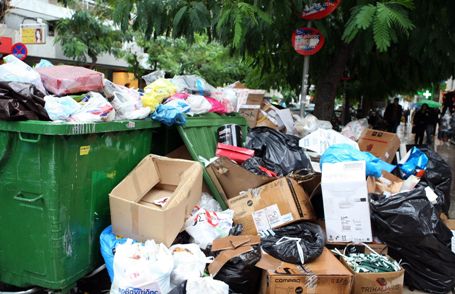 «Πλημμυρισμένη» από σκουπίδια η Θεσσαλονίκη