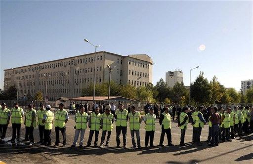 Στο εδώλιο 151 πολιτικοί για διασυνδέσεις με Κούρδους