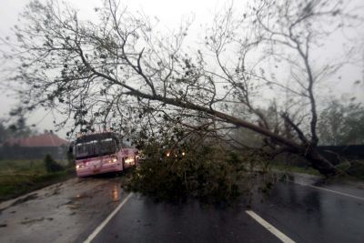 Ο τυφώνας Μέγκι μετρά τουλάχιστον 10 θύματα