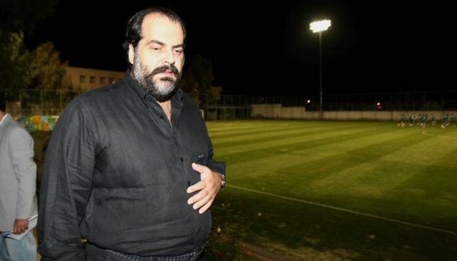 Παραιτείται ο Πατέρας!