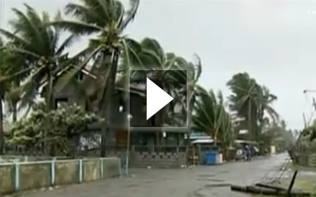 Συνεχίζει να σαρώνει τις Φιλιππίνες ο τυφώνας Μέγκι