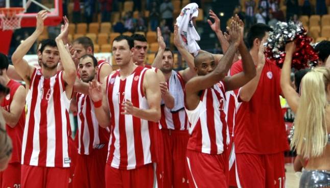 Πρώτος και αήττητος ο Ολυμπιακός