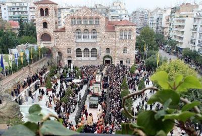 Η Θεσσαλονίκη φοράει τα καλά της