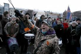 Διαδήλωση με άρωμα γυναίκας στην Ισλανδία