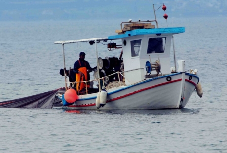 Πήγε για ψάρεμα και βρήκε πολεμικό υλικό