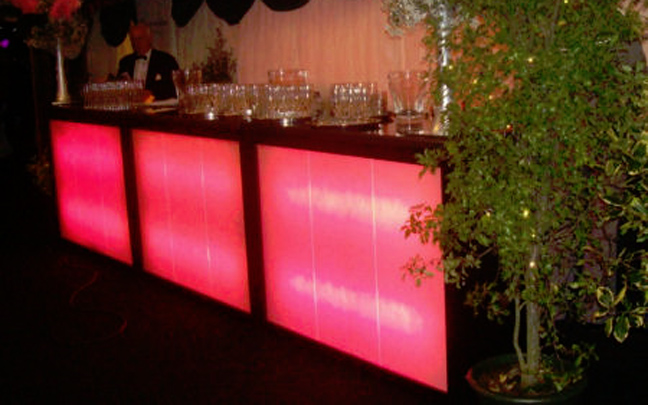«Ροζ» μπαρ με κρυφές κάμερες στην Κέρκυρα